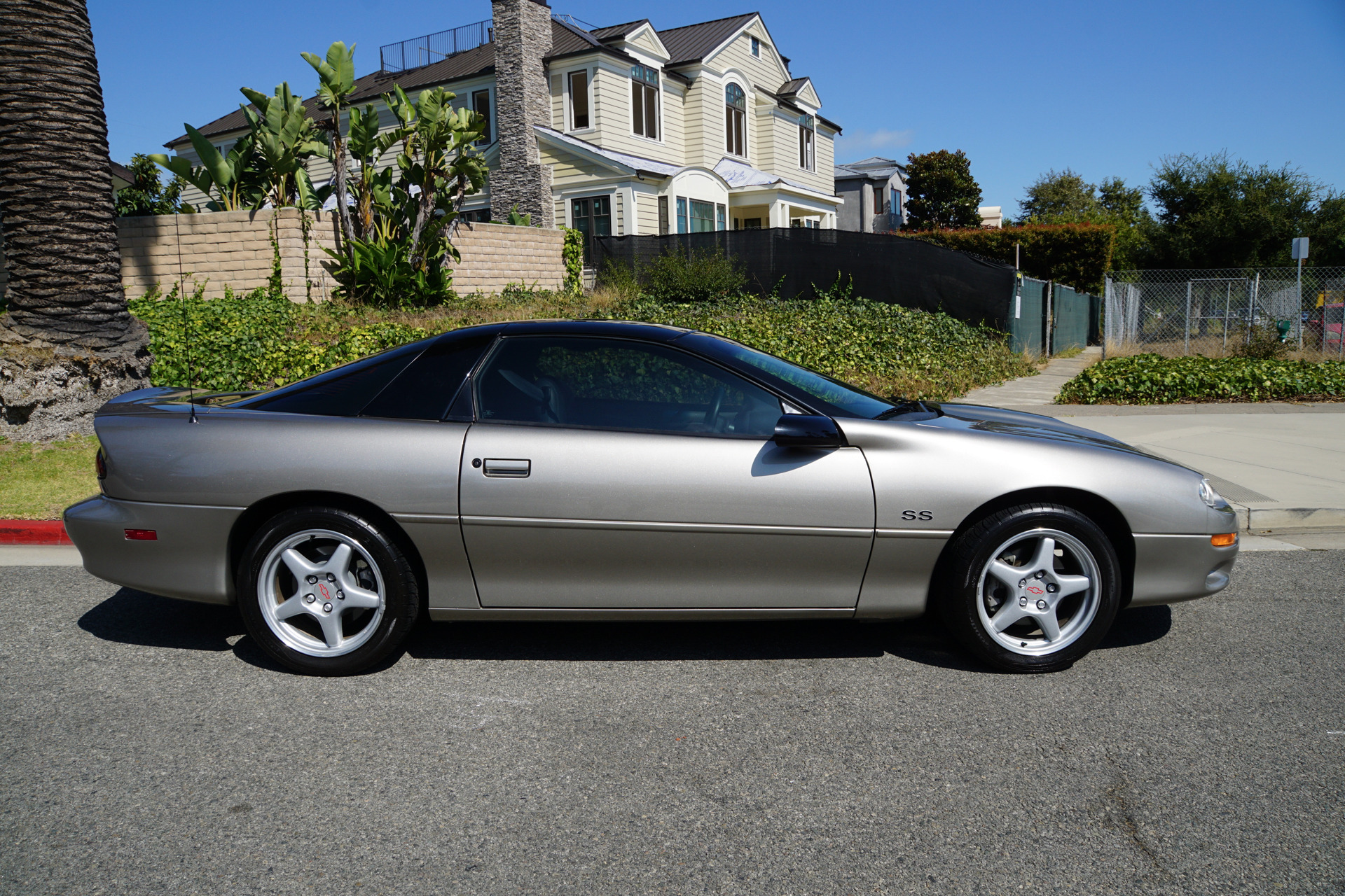 Image 17 of 1999 Chevrolet Camaro…