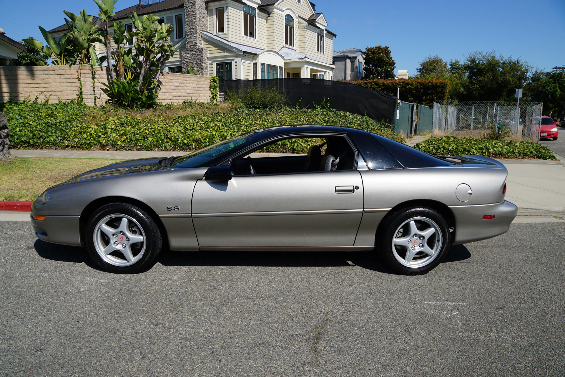 Image 18 of 1999 Chevrolet Camaro…